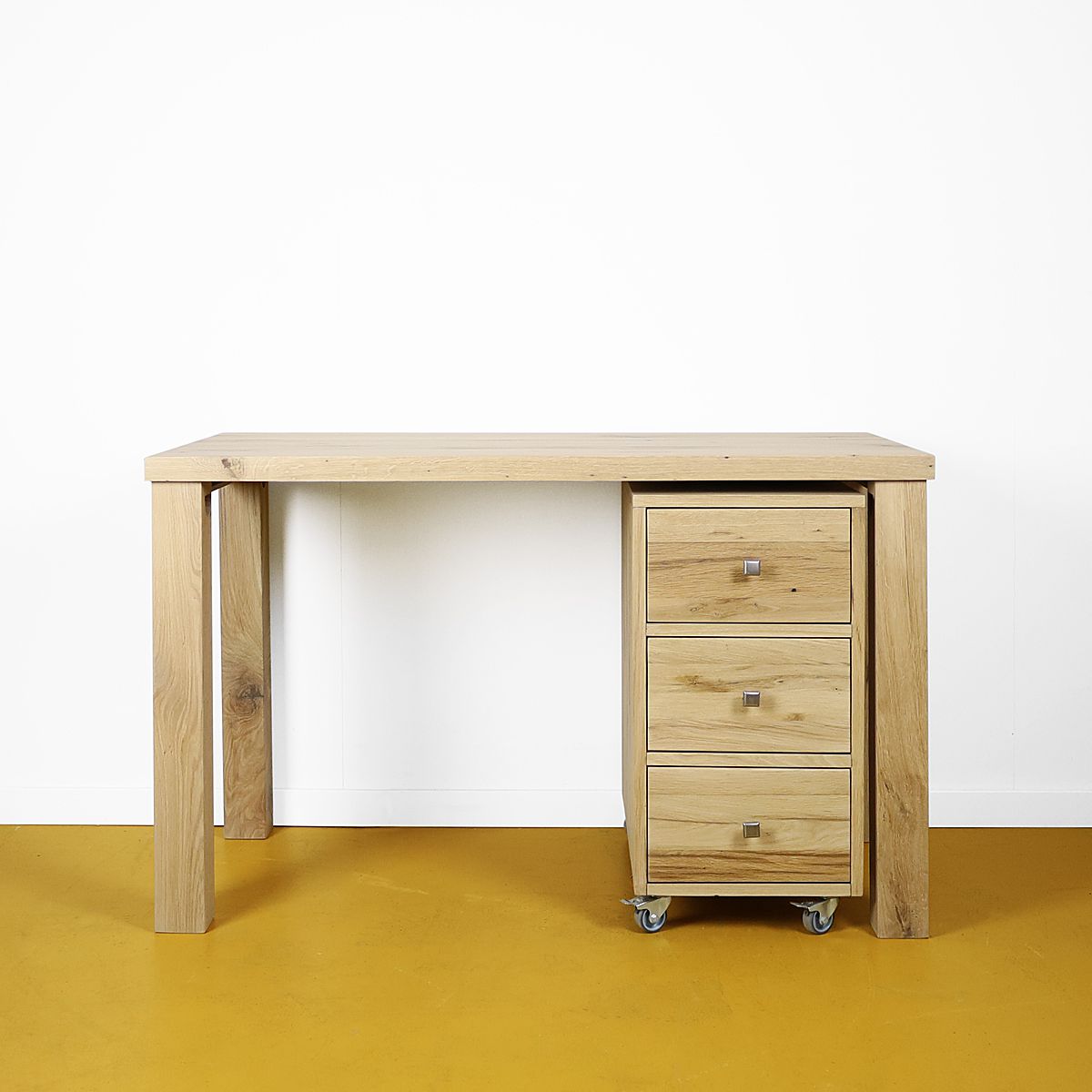 Bureau met ladenblok