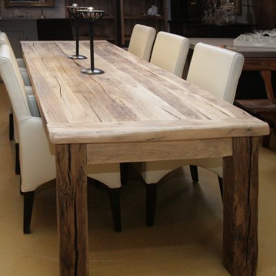 Oud eiken houten grove eettafel