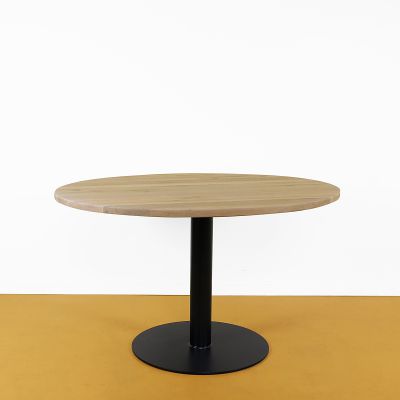 Eettafel rond-oud eiken met cilinderpoot