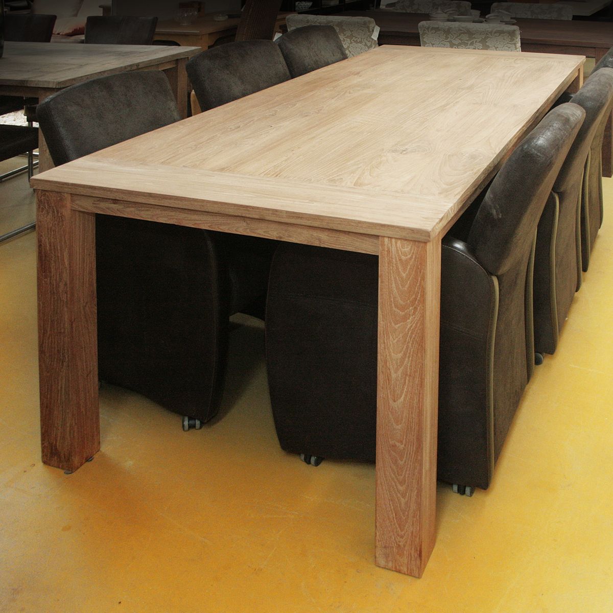 Eettafel op maat teak met koplat