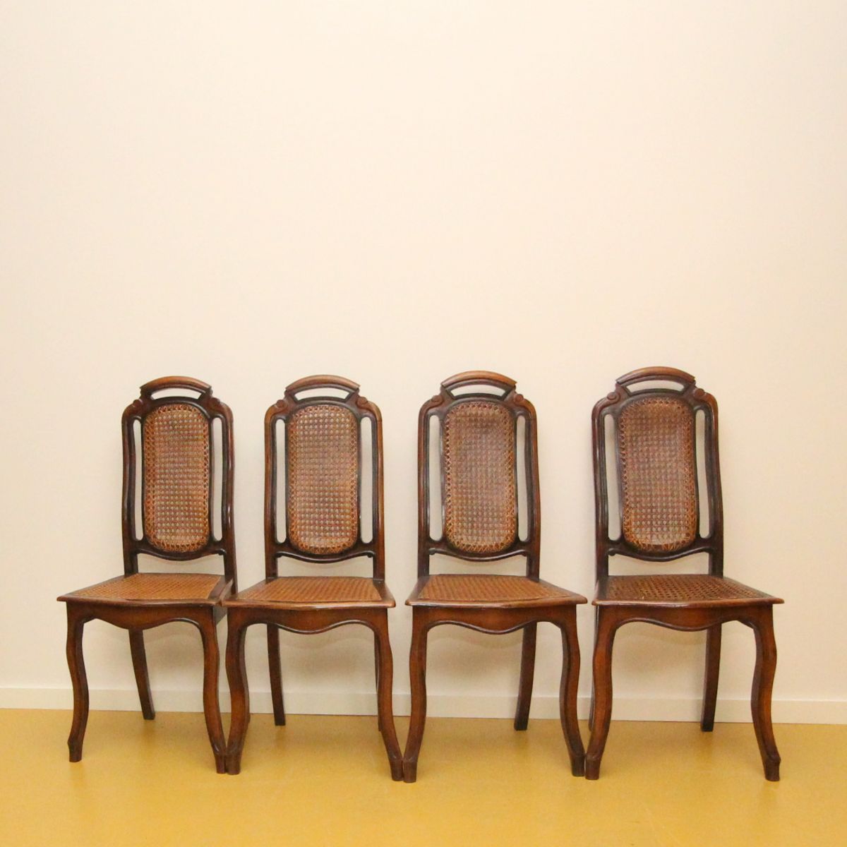 Mahonie houten stoelen 4