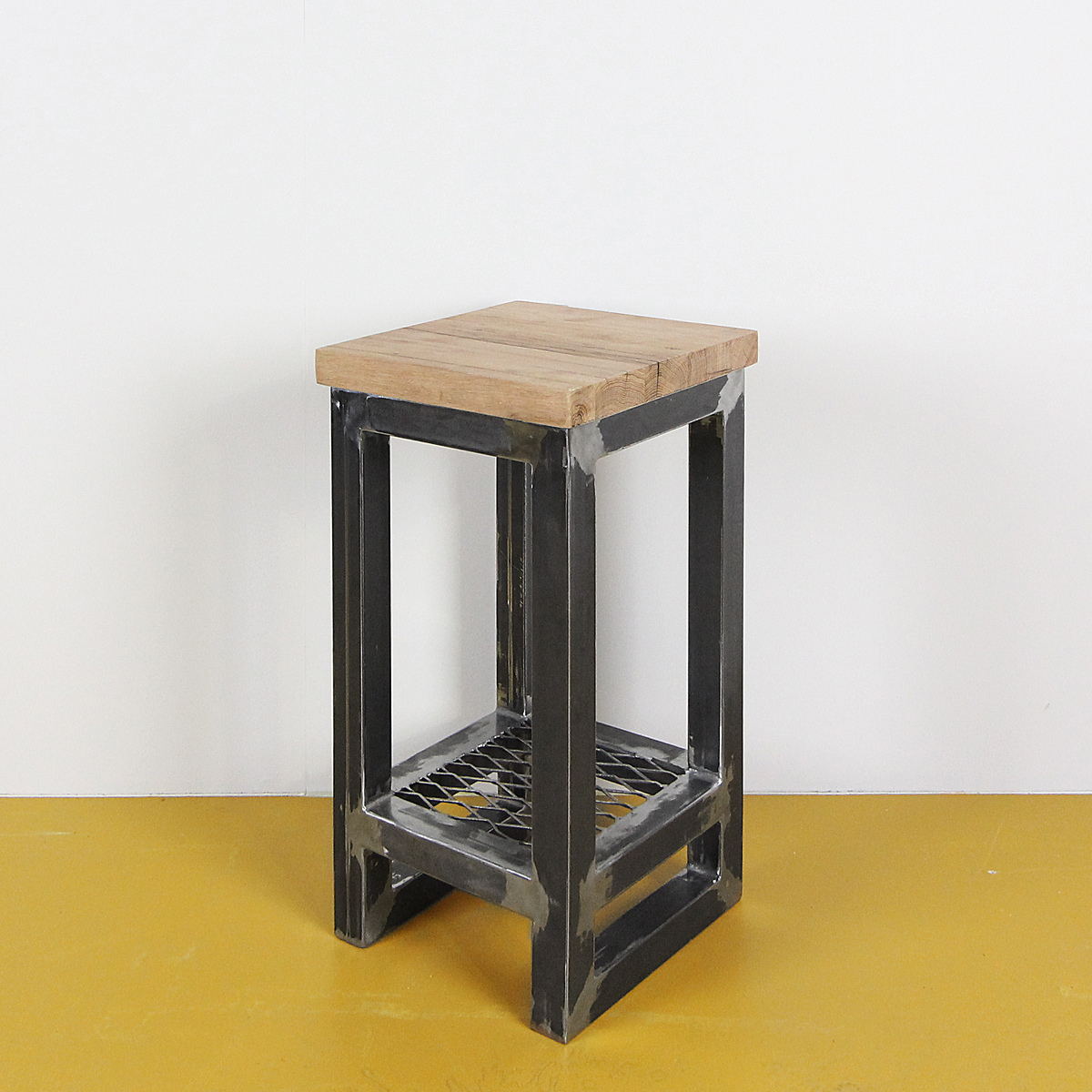 Bijzettafel  oud eik – staal