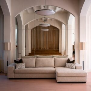 Stijlvolle designbank Kelton van Bocx Interior.